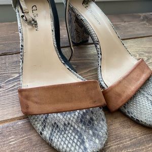 Chinese laundry snakeskin heel size 10